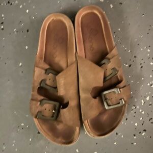 Comfortable Brown Sandals with Double Buckle